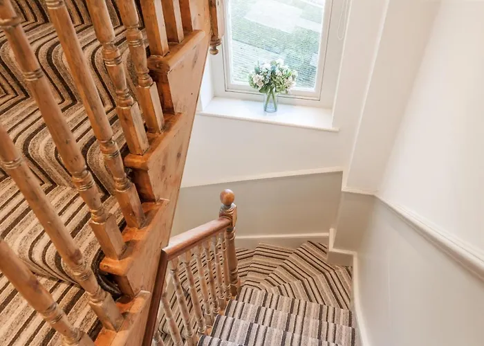 City Centre Stunning House-Roman Baths - 3Min Walk - 4 Bedrooms